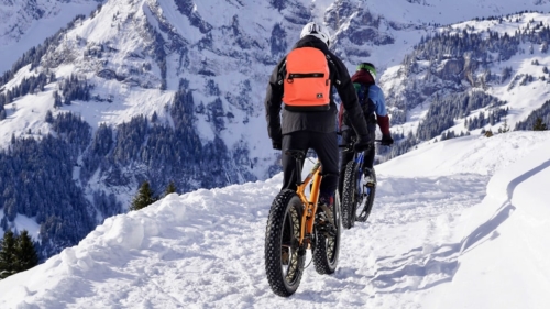 maxi-orange-men_optimized-min